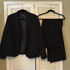 Barely worn Nine West classic black pantsuit